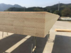 Bambus verticale pentru munca de sus şi partea superioară a mesei